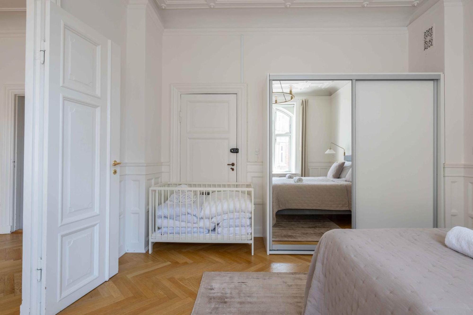 Lovely 3Br Manor Apartment 5 Min From Tivoli Gardens 코펜하겐 외부 사진
