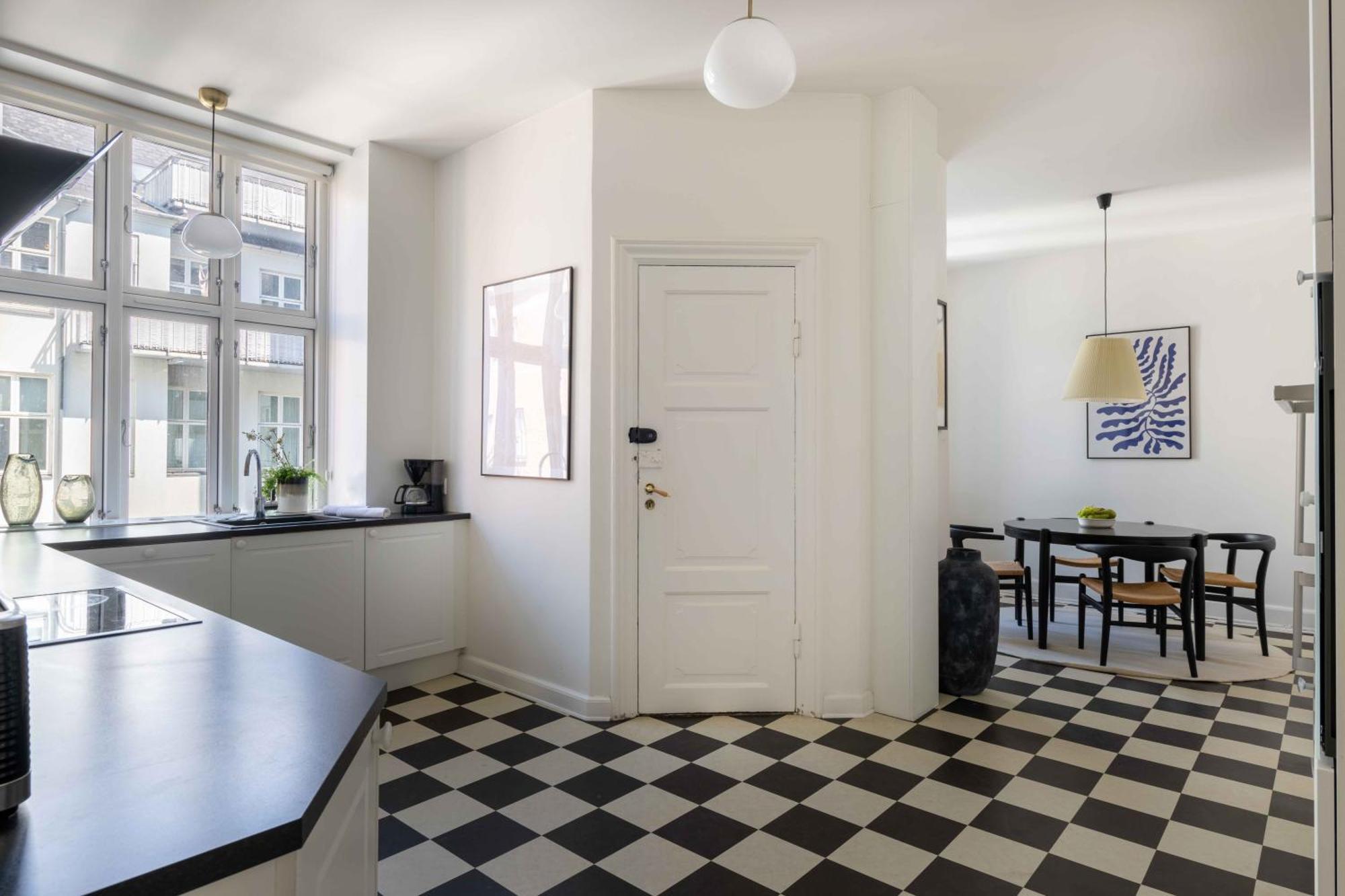 Lovely 3Br Manor Apartment 5 Min From Tivoli Gardens 코펜하겐 외부 사진